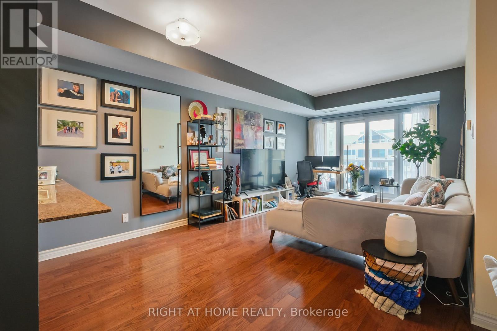 2302 - 234 Rideau Street, Ottawa, Ontario  K1N 0A9 - Photo 9 - X12930426