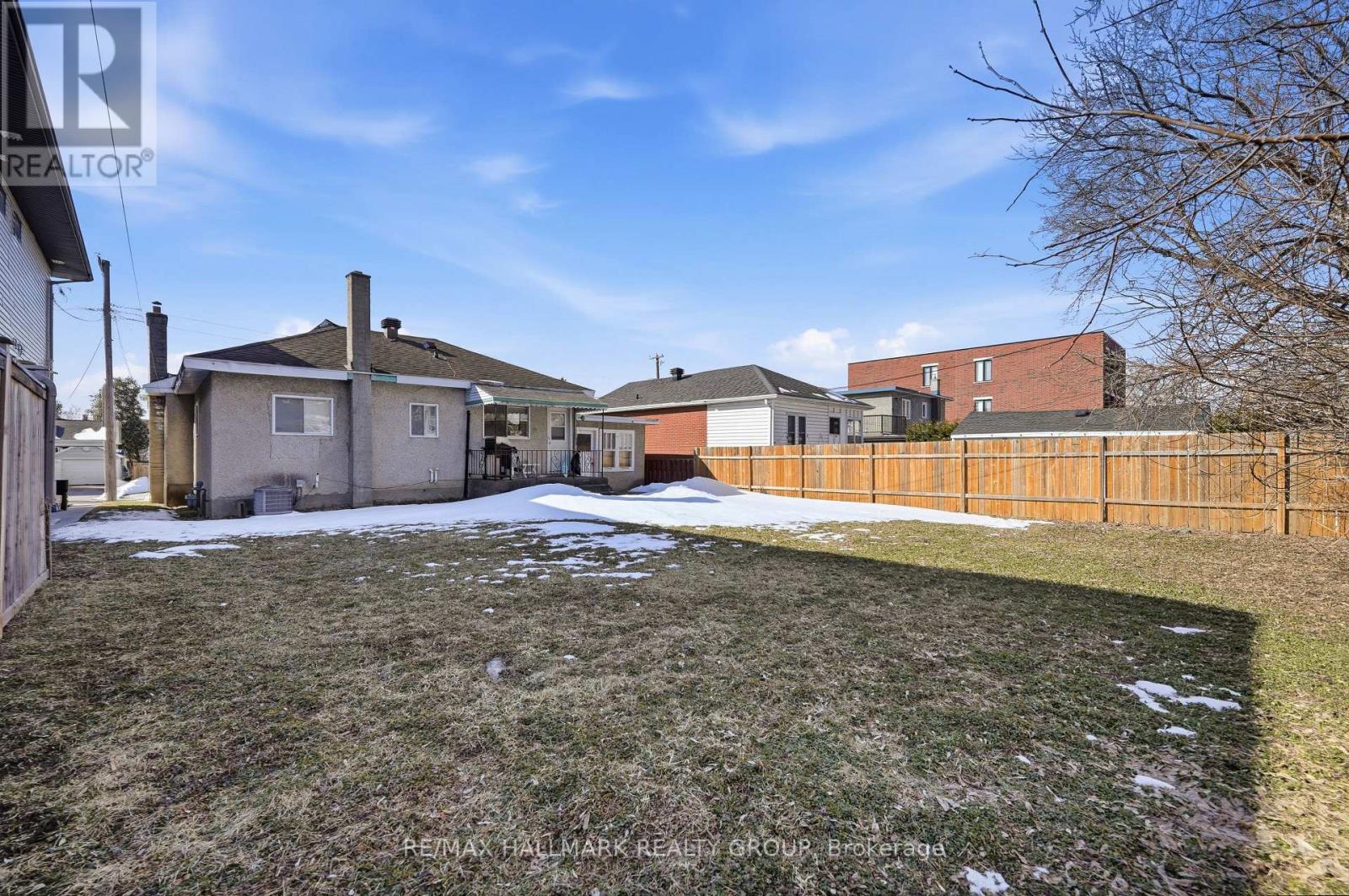 211 Columbus Avenue, Ottawa, Ontario  K1K 1P7 - Photo 4 - X12930446