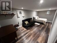 426 Seabourne Drive S, Oakville, Ontario  L6L 4G2 - Photo 4 - W12930406