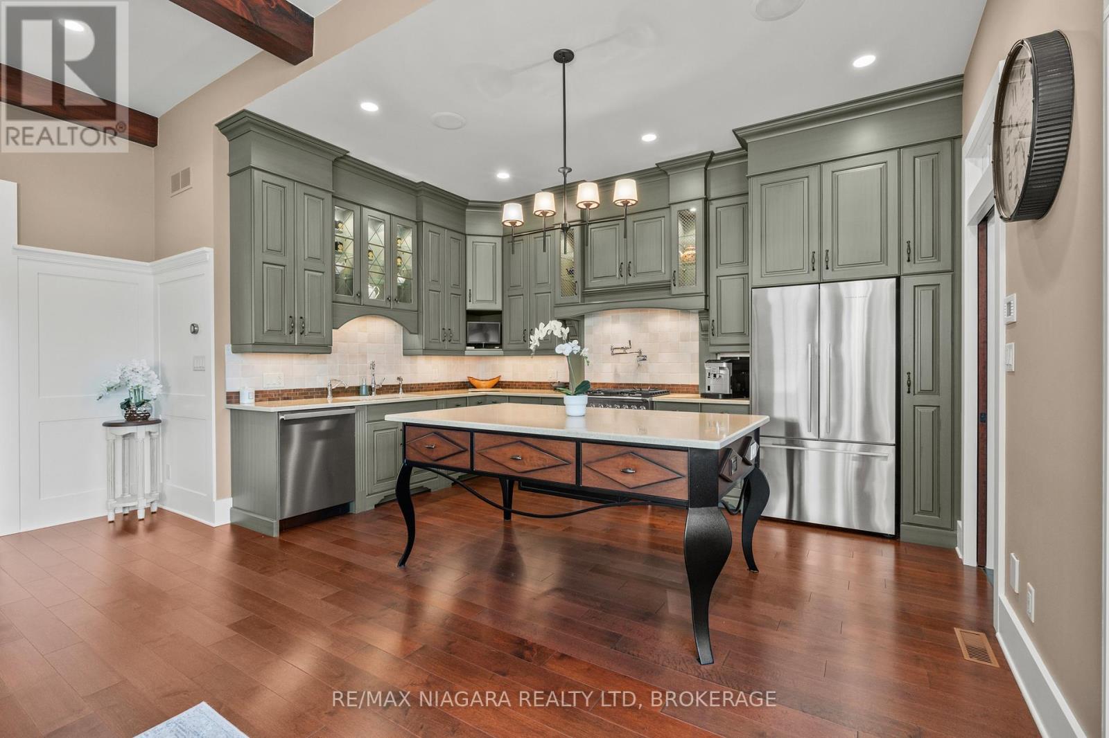 13 Colonel Cohoe Street, Niagara-On-The-Lake, Ontario  L0S 1J0 - Photo 12 - X12930314