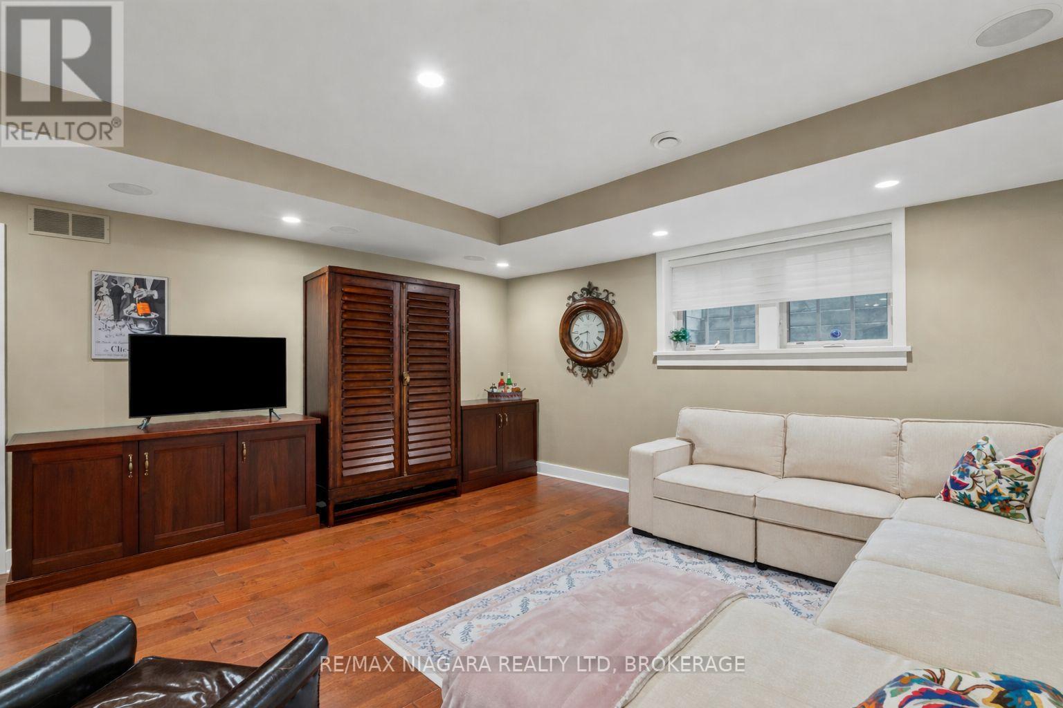 13 Colonel Cohoe Street, Niagara-On-The-Lake, Ontario  L0S 1J0 - Photo 27 - X12930314