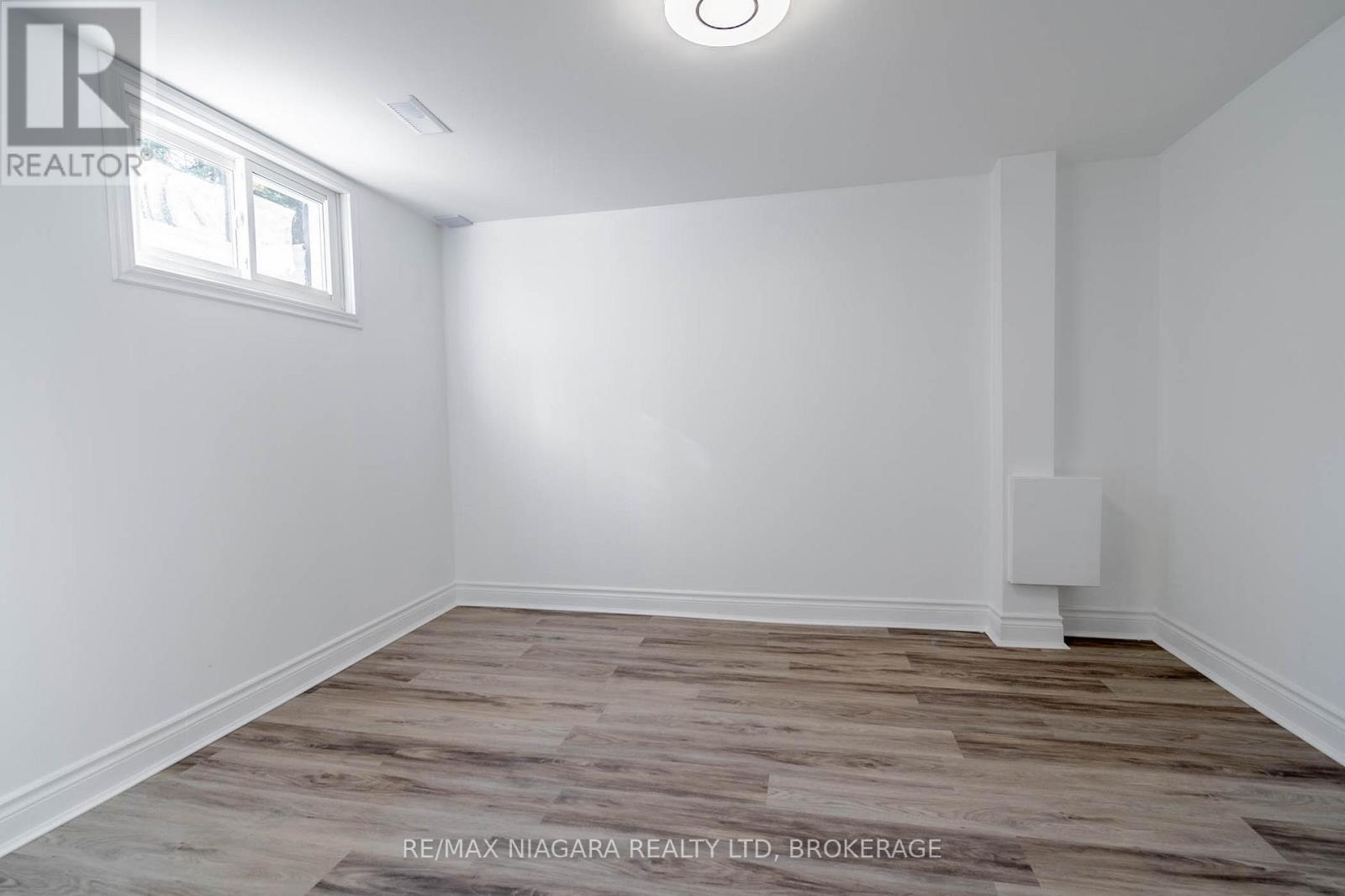 Lower - 22 Chantler Road, Welland, Ontario  L3C 4M5 - Photo 6 - X12930360