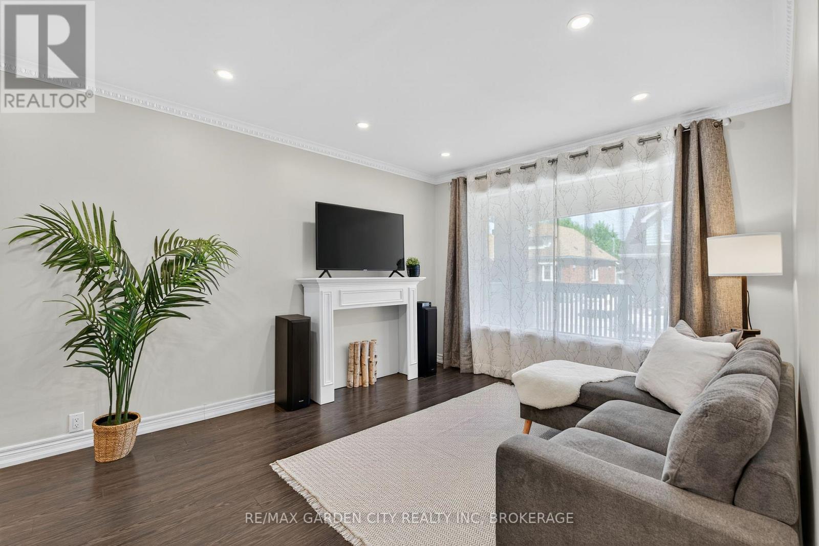 133 Connaught Avenue N, Hamilton, Ontario  L8L 6Z2 - Photo 4 - X12930442