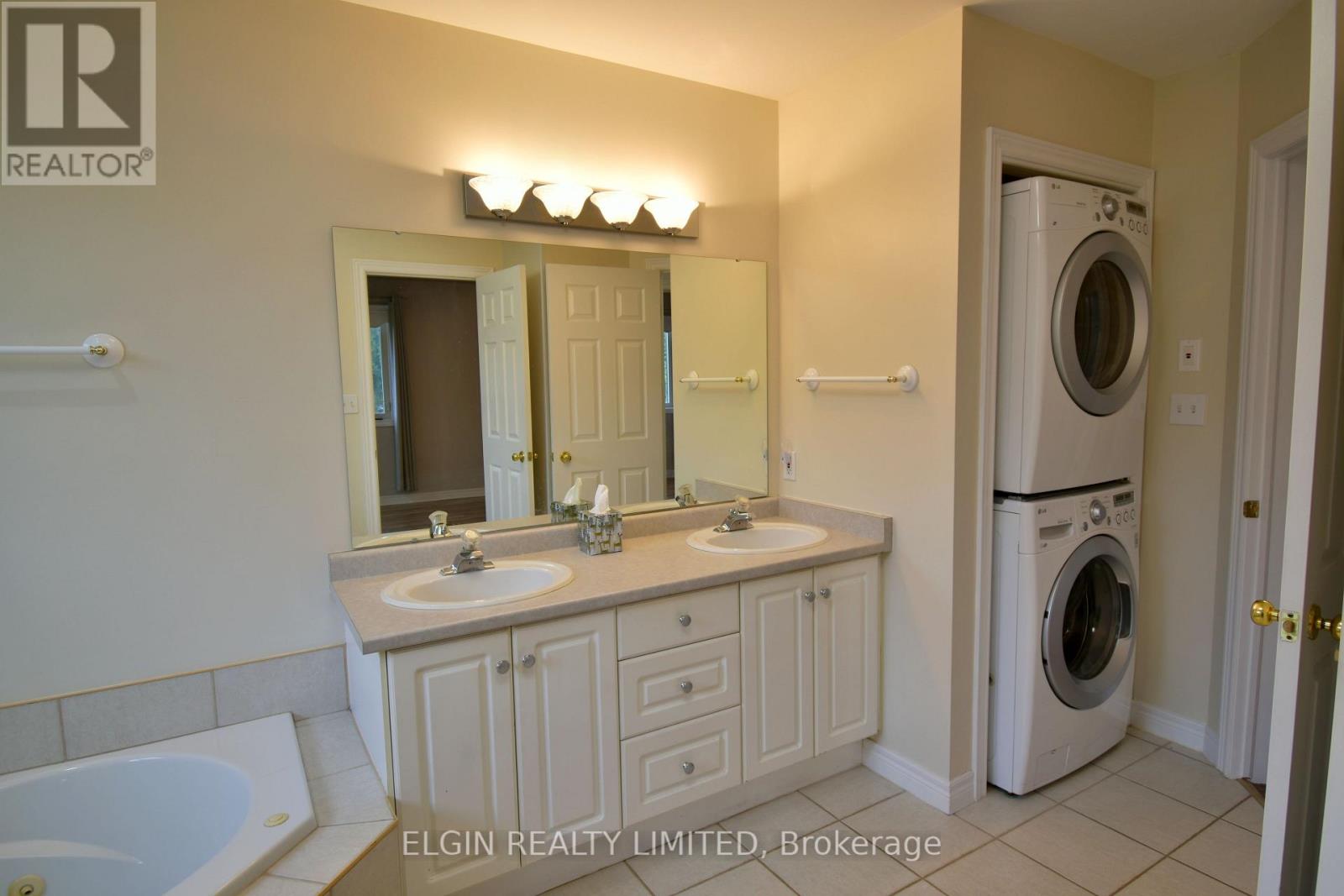 Photo 19 of 37 for 578 Wellington Street