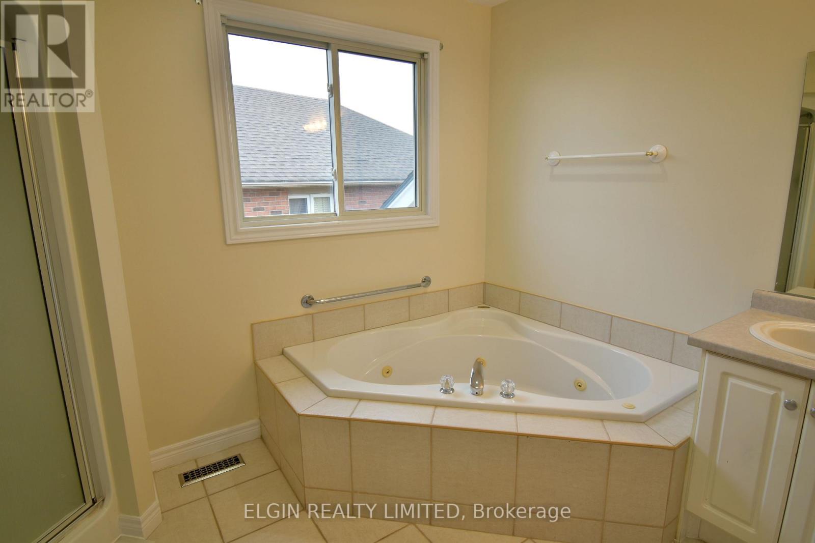 578 Wellington Street, St. Thomas, Ontario  N5R 6E1 - Photo 21 - X12756538