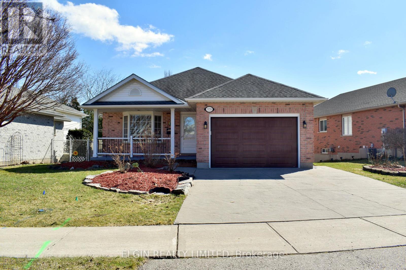 578 Wellington Street, St. Thomas, Ontario  N5R 6E1 - Photo 3 - X12756538