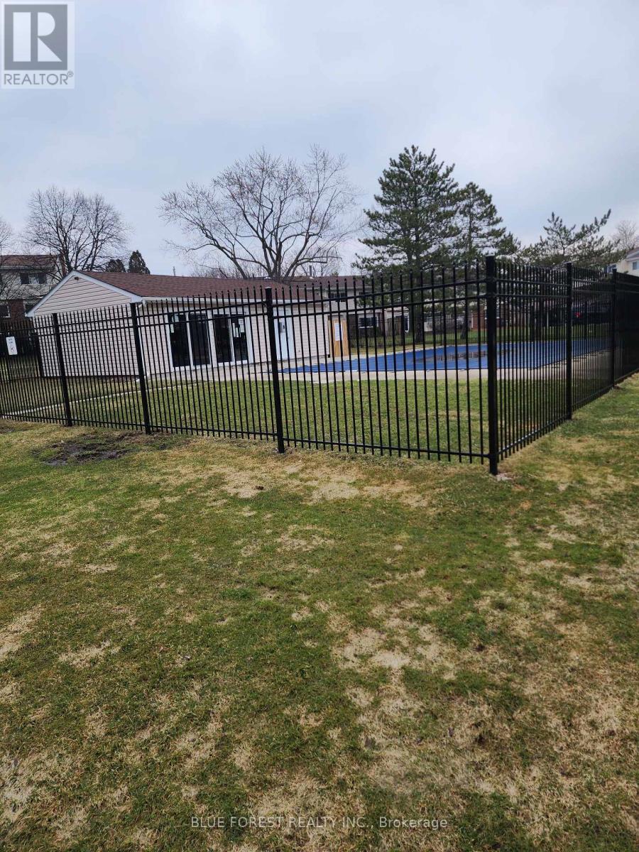 775 Wilkins Street, London South (South R), Ontario  N6C 4Z9 - Photo 5 - X12906346