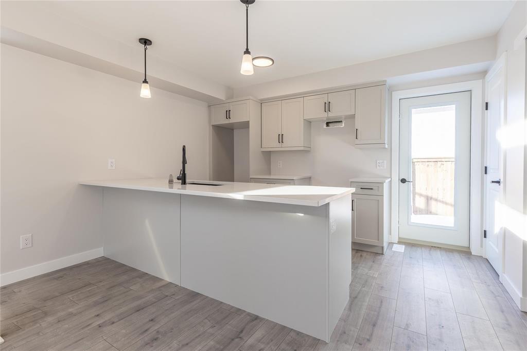 20 351 Notre Dame Drive, Lorette, Manitoba R5K 0Y3 - Photo 1 - 202605628