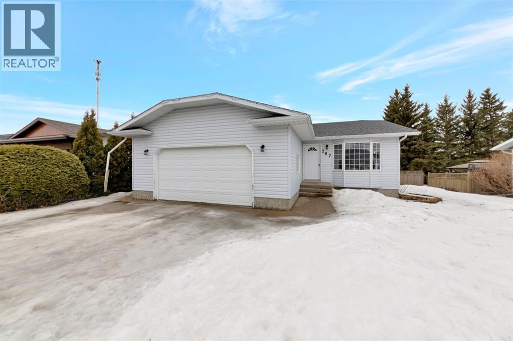 207 3rd Avenue E, Neilburg, Saskatchewan