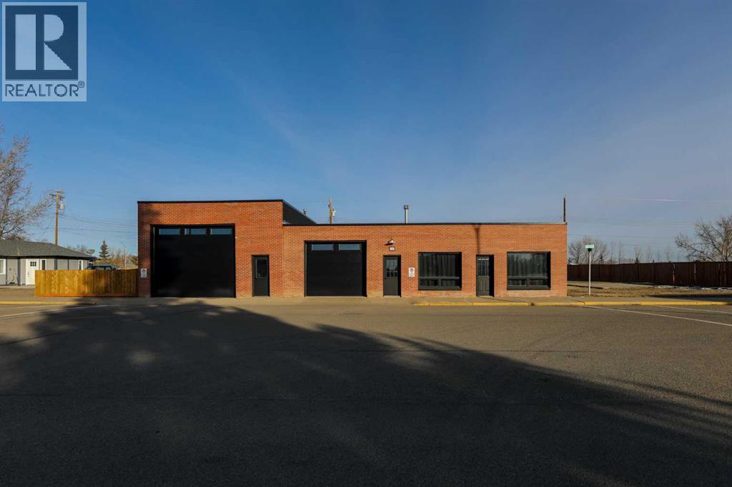 111 4 Avenue, Warner, Alberta