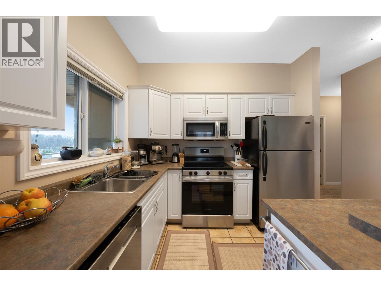 1125 Bernard Avenue Unit# 401, Kelowna, British Columbia  V1Y 6R3 - Photo 8 - 10380488