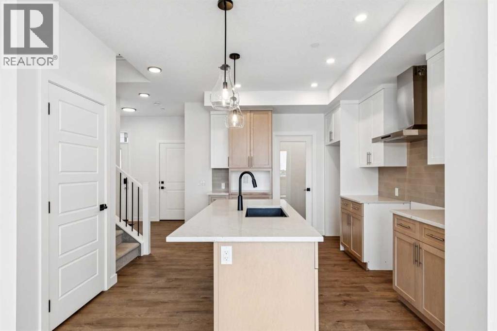 534 Hotchkiss Manor, Calgary, Alberta  T3S 0T2 - Photo 7 - A2288974