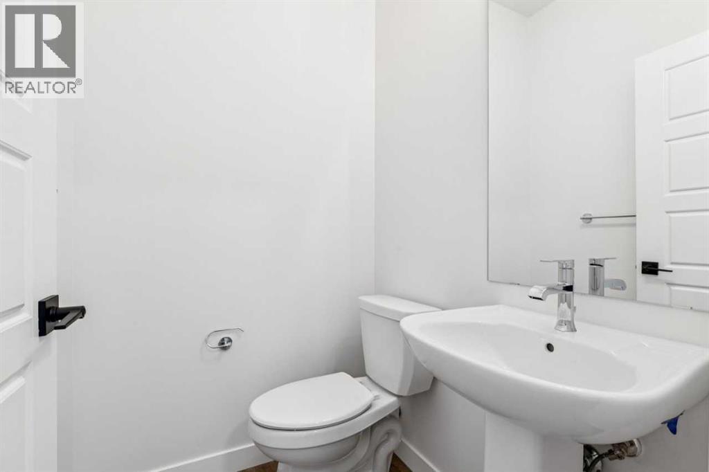 534 Hotchkiss Manor, Calgary, Alberta  T3S 0T2 - Photo 17 - A2288974