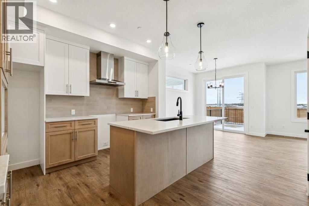 534 Hotchkiss Manor, Calgary, Alberta  T3S 0T2 - Photo 5 - A2288974