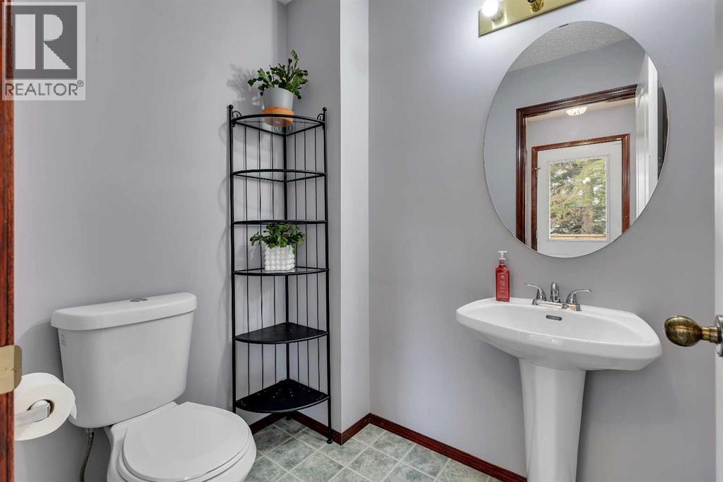 47 Carmel Close Ne, Calgary, Alberta  T1Y 6Z3 - Photo 10 - A2294893