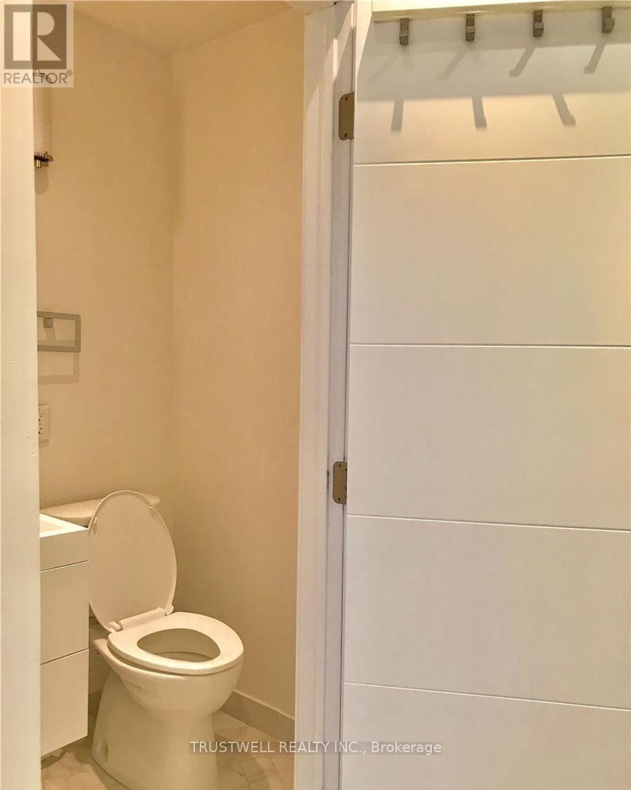 Main - 220 Rose Park Drive, Toronto, Ontario  M4T 1R5 - Photo 15 - C12930356