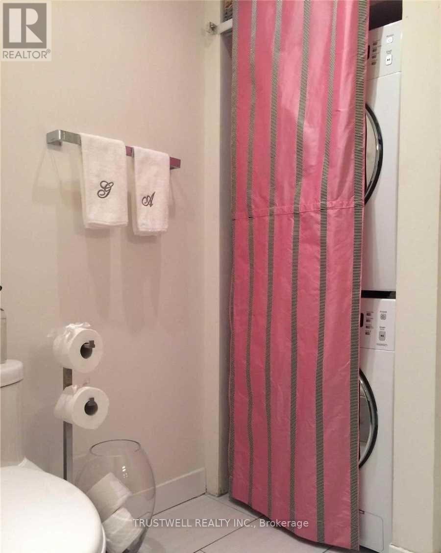 Main - 220 Rose Park Drive, Toronto, Ontario  M4T 1R5 - Photo 16 - C12930356