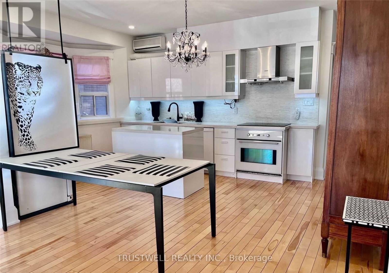 Main - 220 Rose Park Drive, Toronto, Ontario  M4T 1R5 - Photo 4 - C12930356