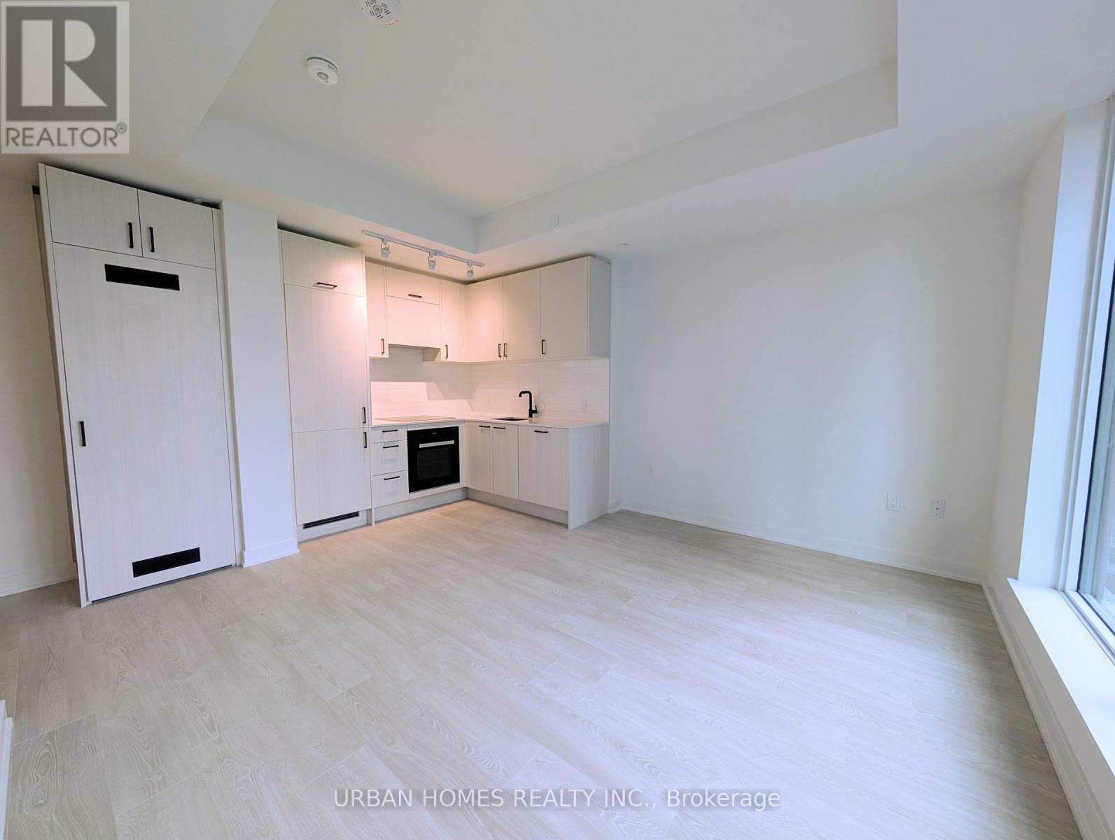 2204 - 1 QUARRINGTON LANE, Toronto, Ontario