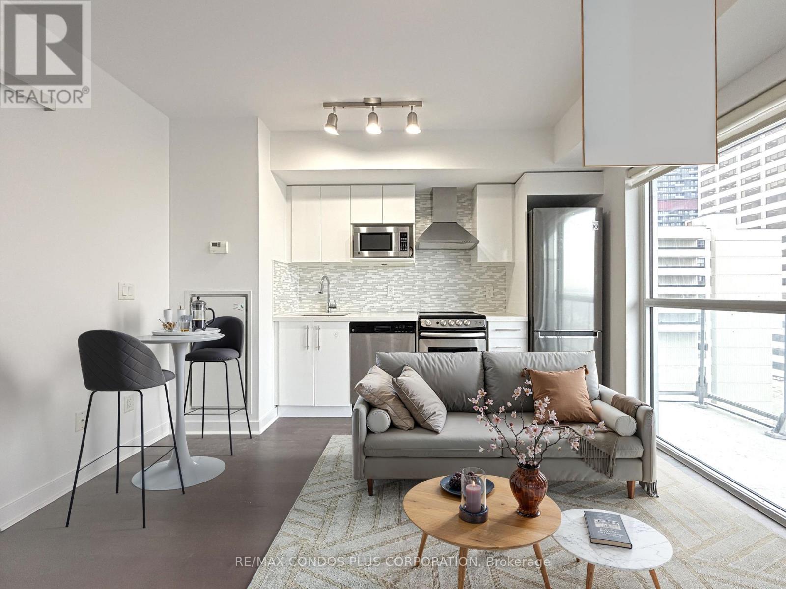 1508 - 58 Orchard View Boulevard, Toronto (Yonge-Eglinton), Ontario  M4R 0A2 - Photo 2 - C12930476