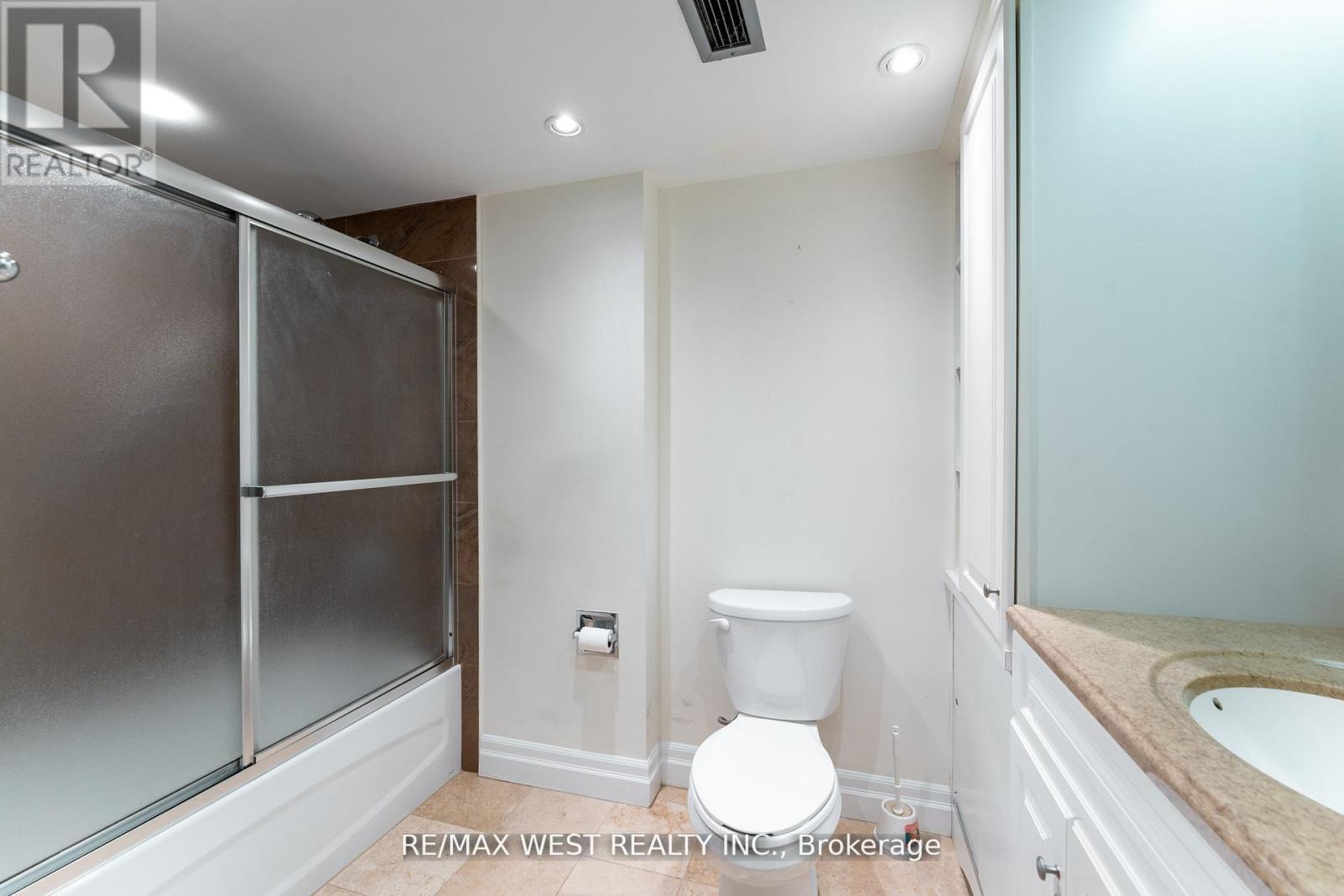 205 - 725 King Street W, Toronto, Ontario  M5V 2W9 - Photo 8 - C12930482