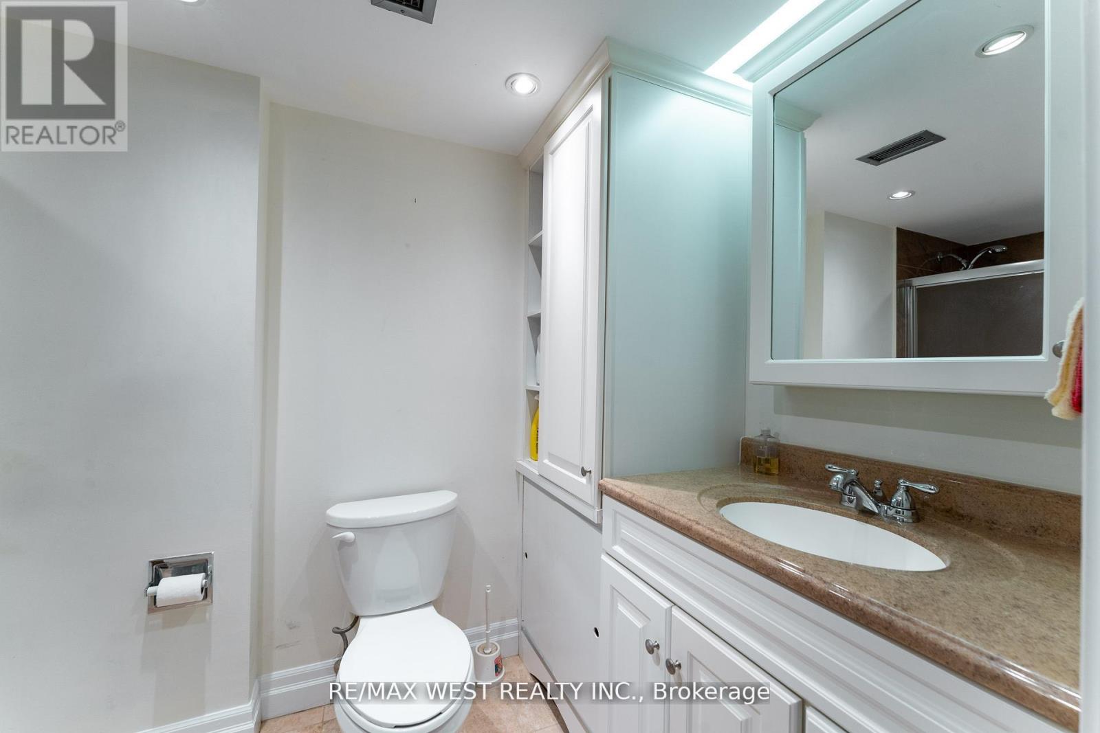 205 - 725 King Street W, Toronto, Ontario  M5V 2W9 - Photo 9 - C12930482