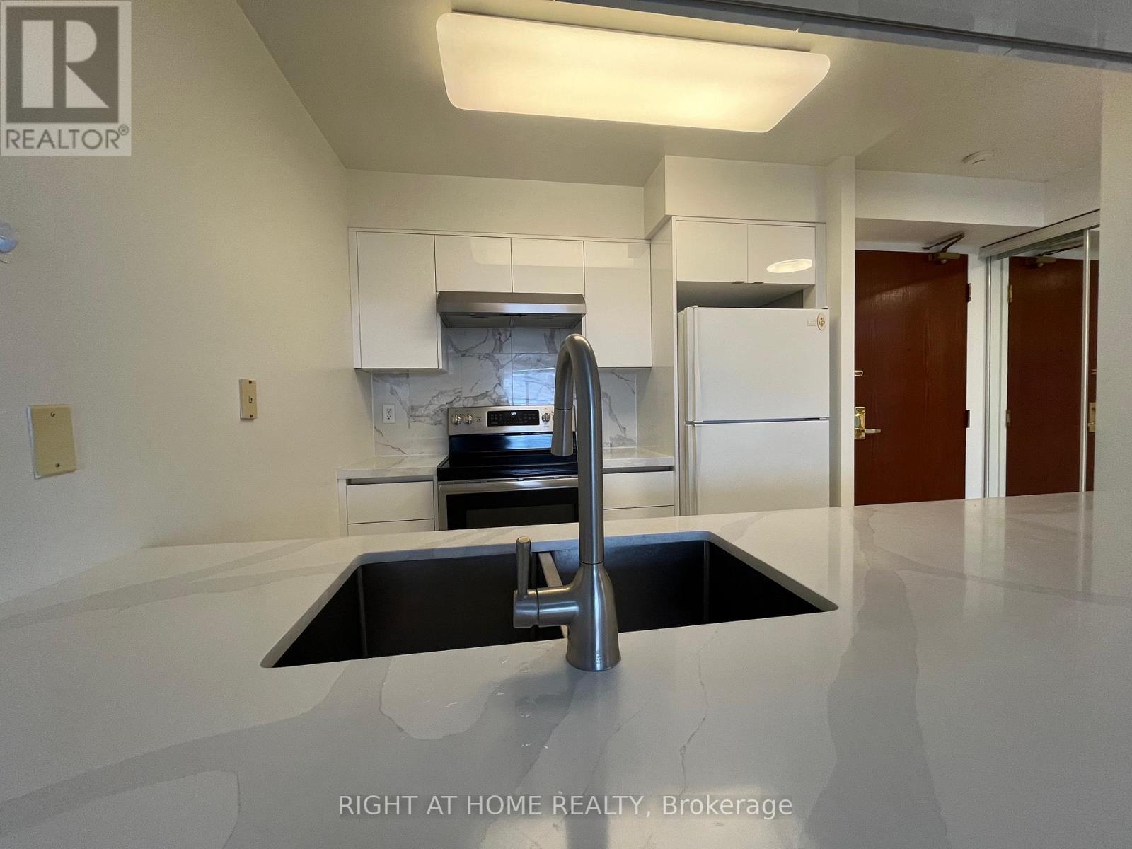 1206 - 28 Empress Avenue, Toronto, Ontario  M2N 6Z7 - Photo 4 - C12930484