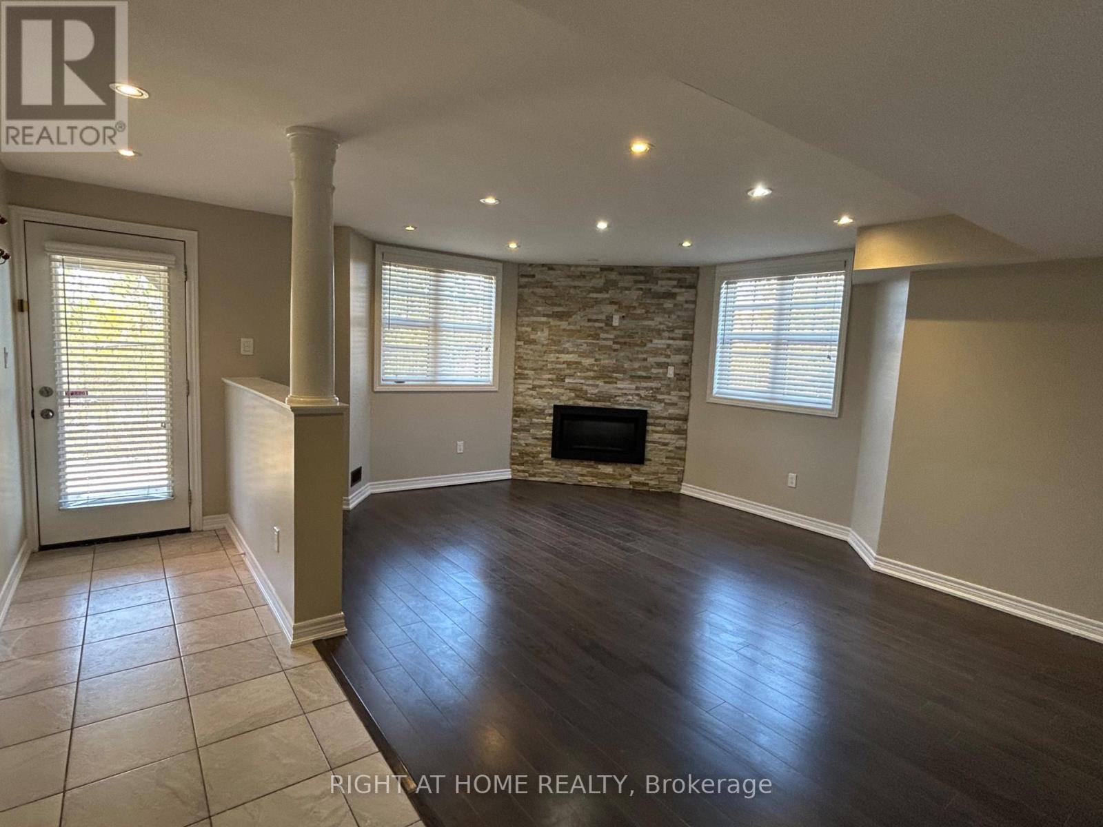 Unknown Address, ,     - Photo 1 - N12663498