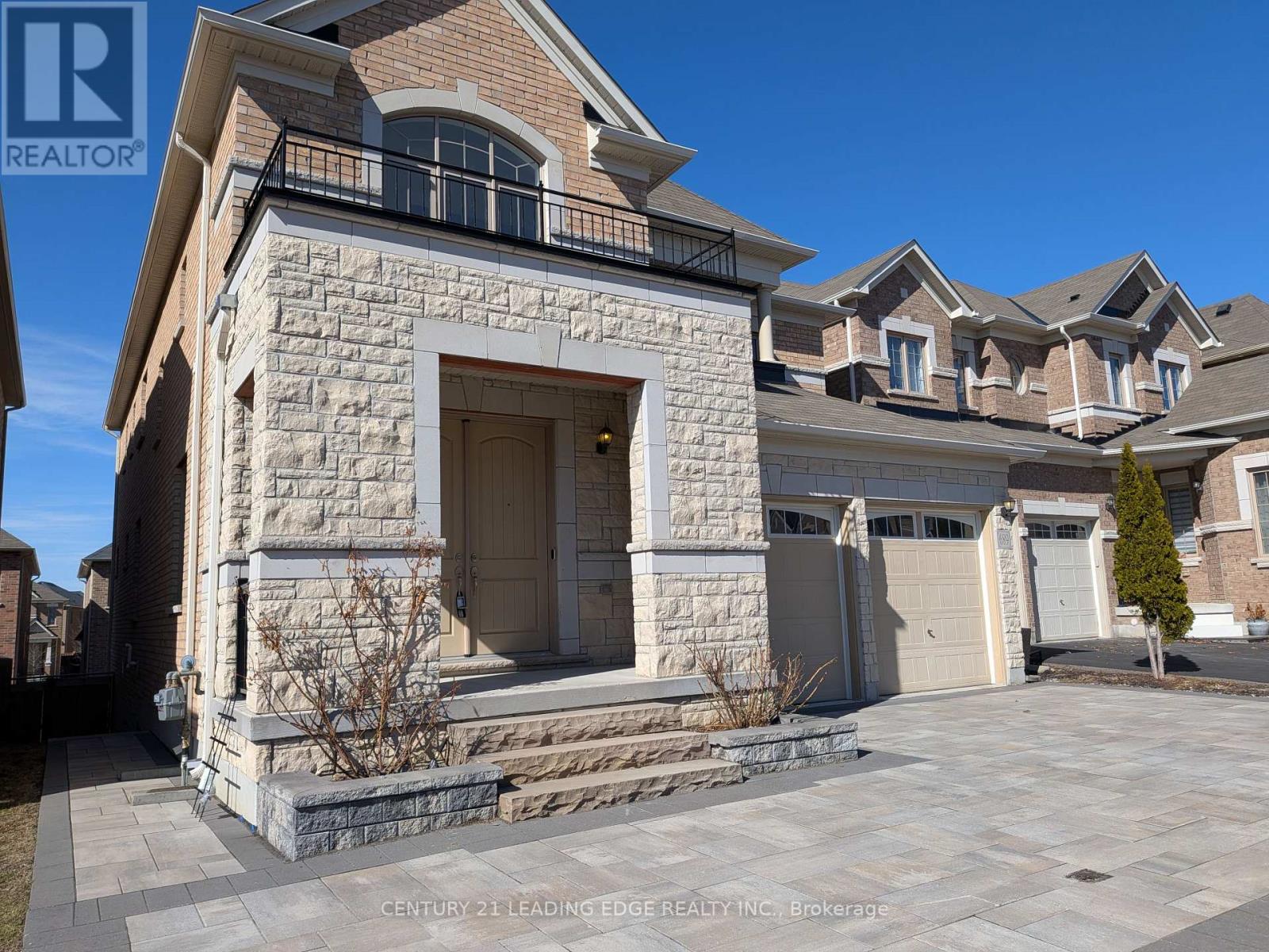 689 Somerville Drive, Newmarket, Ontario  L3X 0J9 - Photo 2 - N12929586