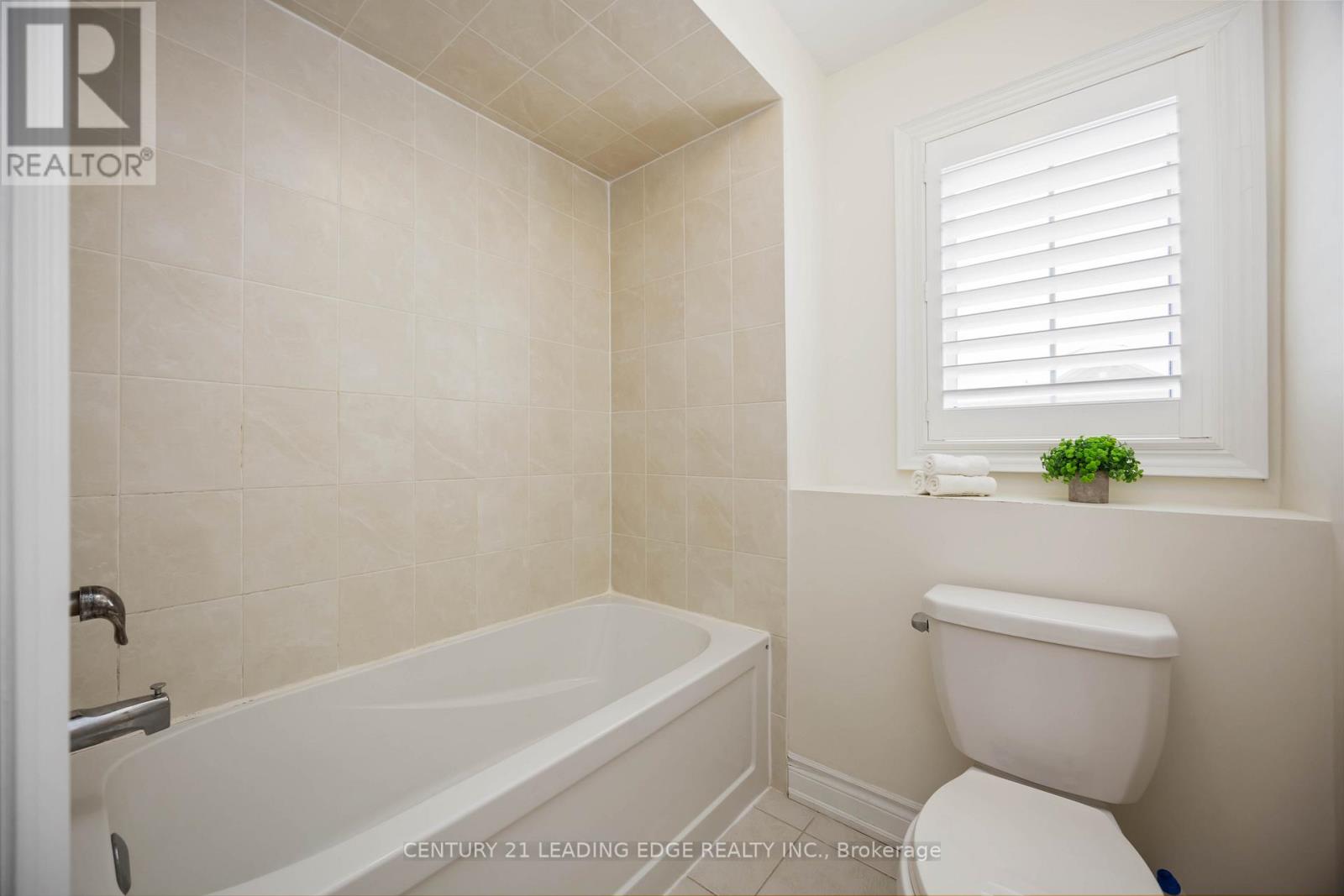 689 Somerville Drive, Newmarket, Ontario  L3X 0J9 - Photo 30 - N12929586