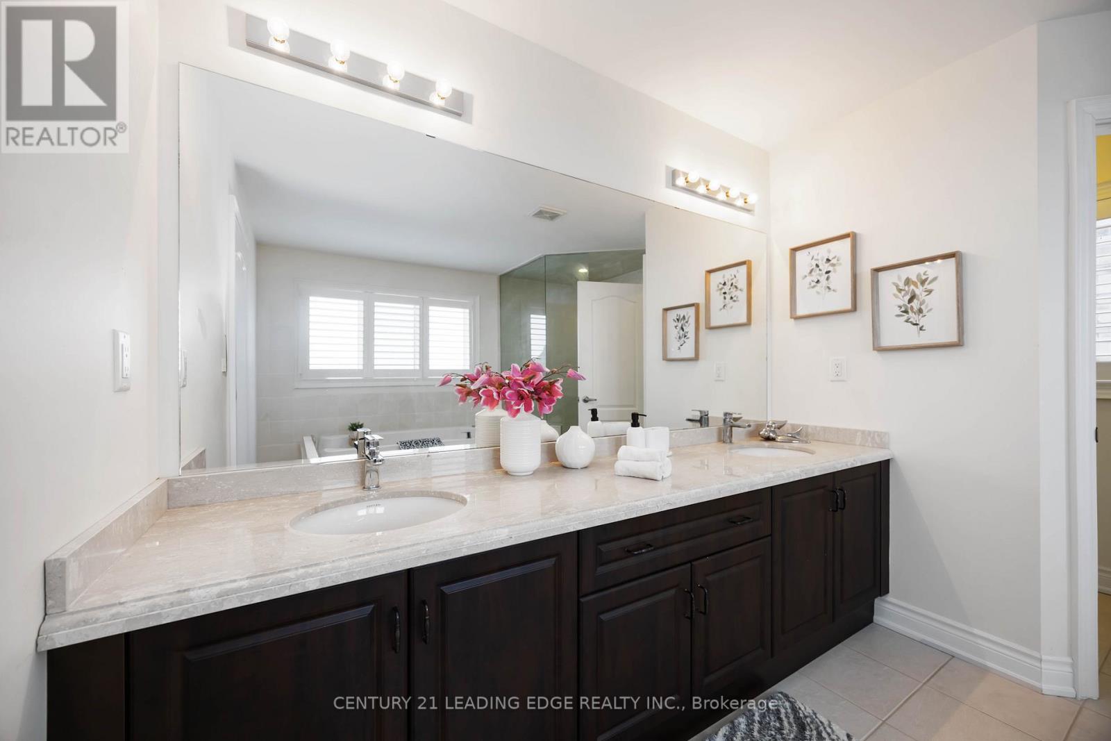 689 Somerville Drive, Newmarket, Ontario  L3X 0J9 - Photo 33 - N12929586