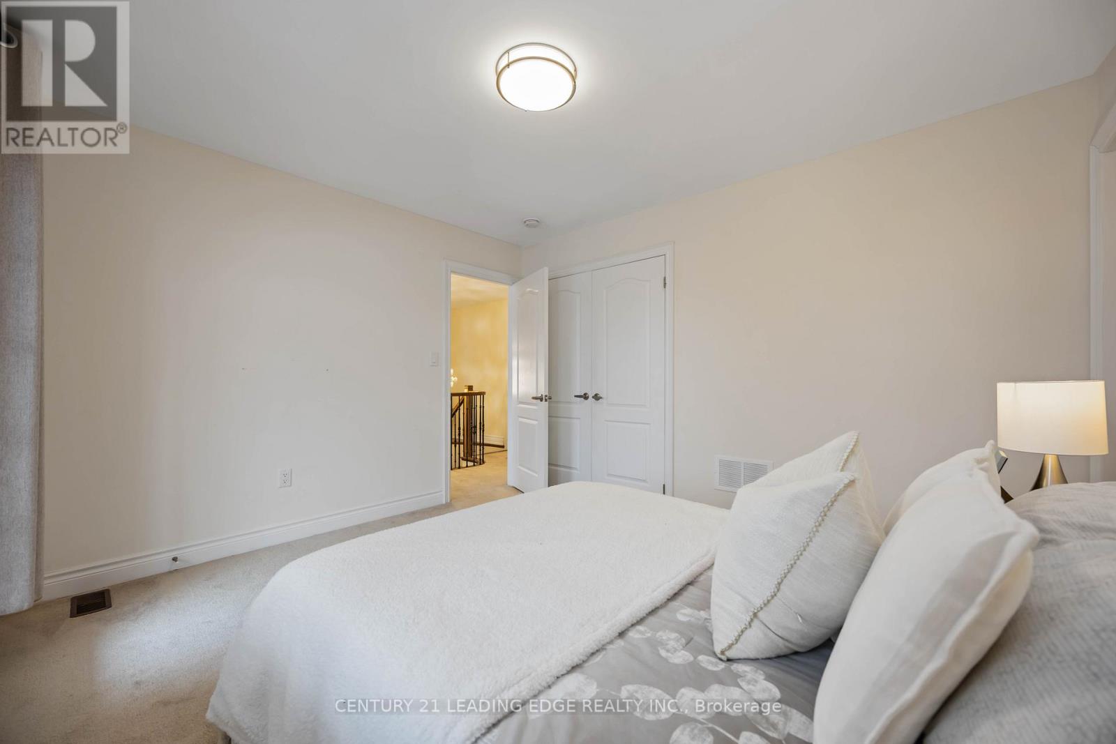 689 Somerville Drive, Newmarket, Ontario  L3X 0J9 - Photo 28 - N12929586