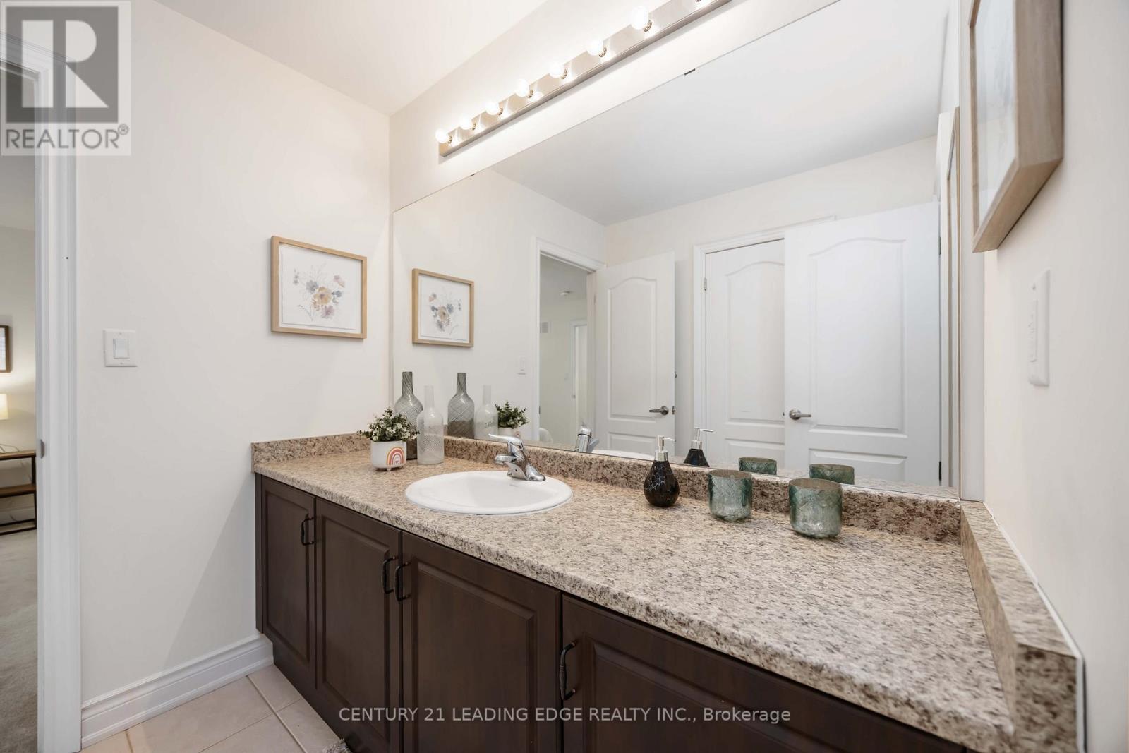 689 Somerville Drive, Newmarket, Ontario  L3X 0J9 - Photo 31 - N12929586