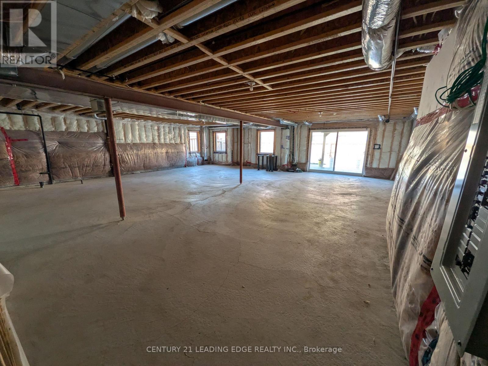 689 Somerville Drive, Newmarket, Ontario  L3X 0J9 - Photo 47 - N12929586