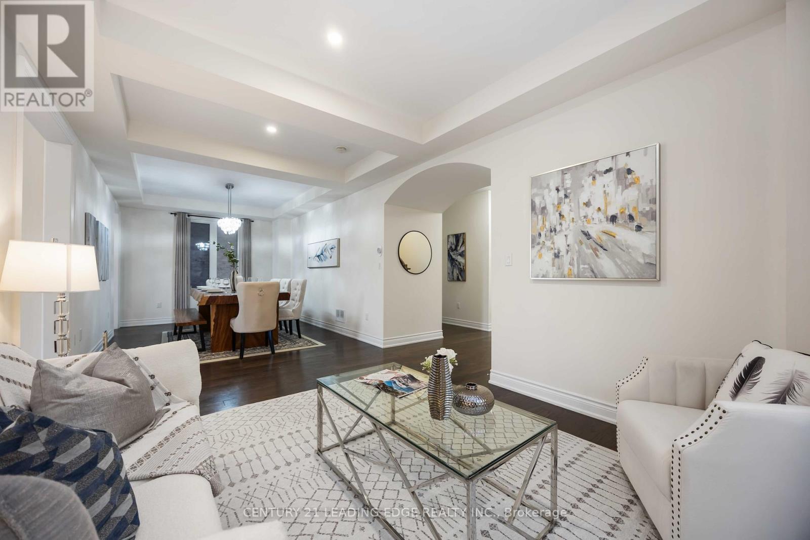 689 Somerville Drive, Newmarket, Ontario  L3X 0J9 - Photo 5 - N12929586