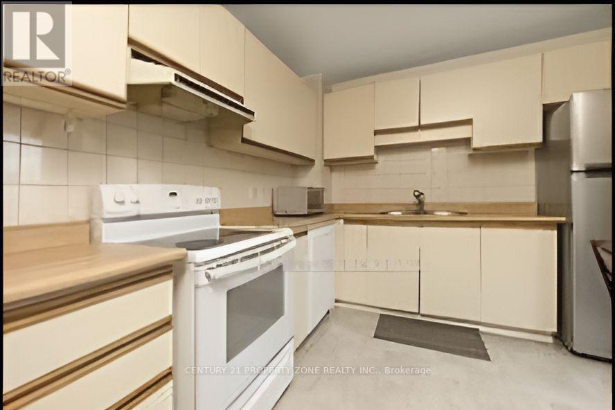 41 - 1020 Central Park Drive, Brampton, Ontario  L6S 3L6 - Photo 2 - W12930072