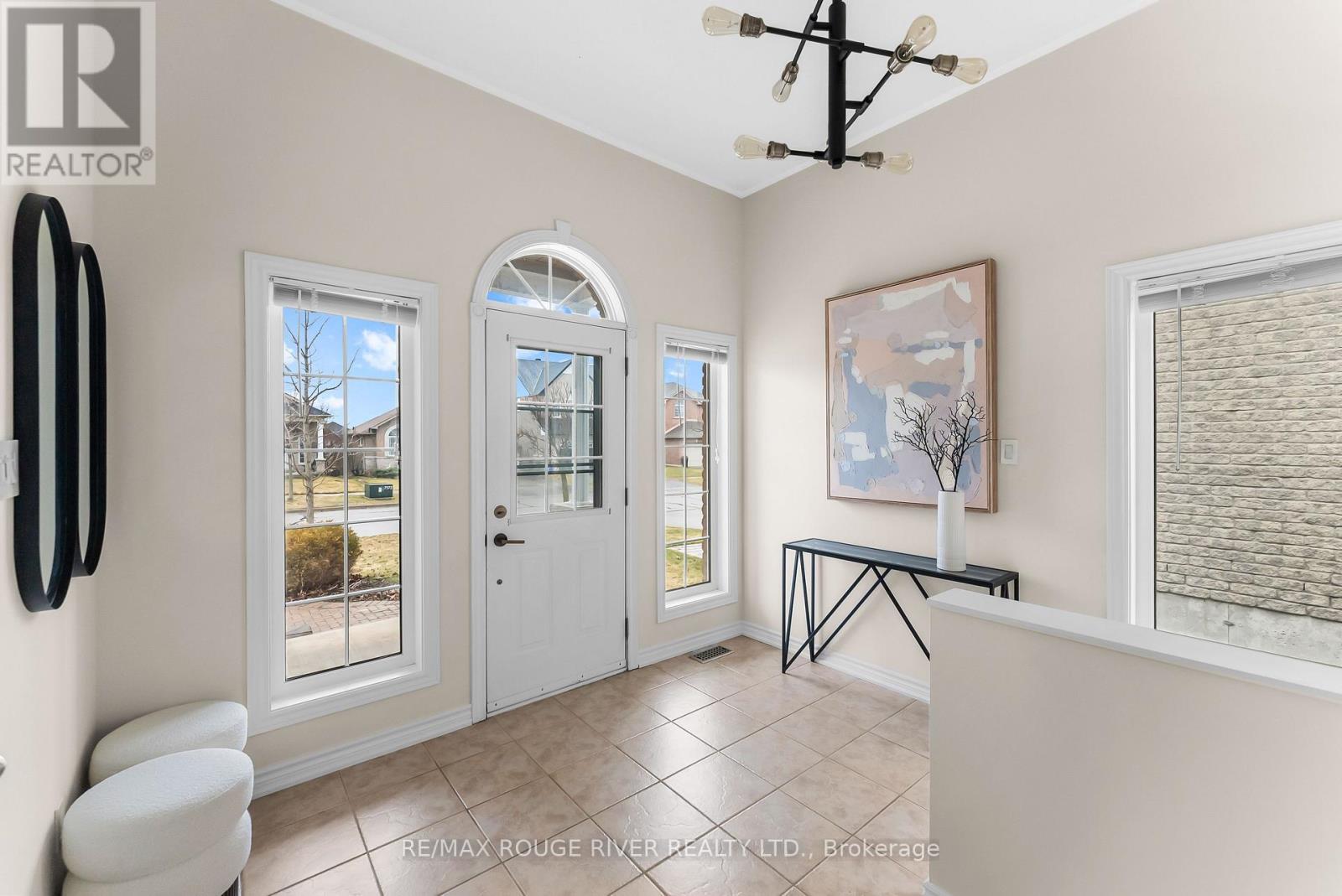 16 Aylesworth Avenue, Clarington, Ontario  L1E 3H2 - Photo 2 - E12930316