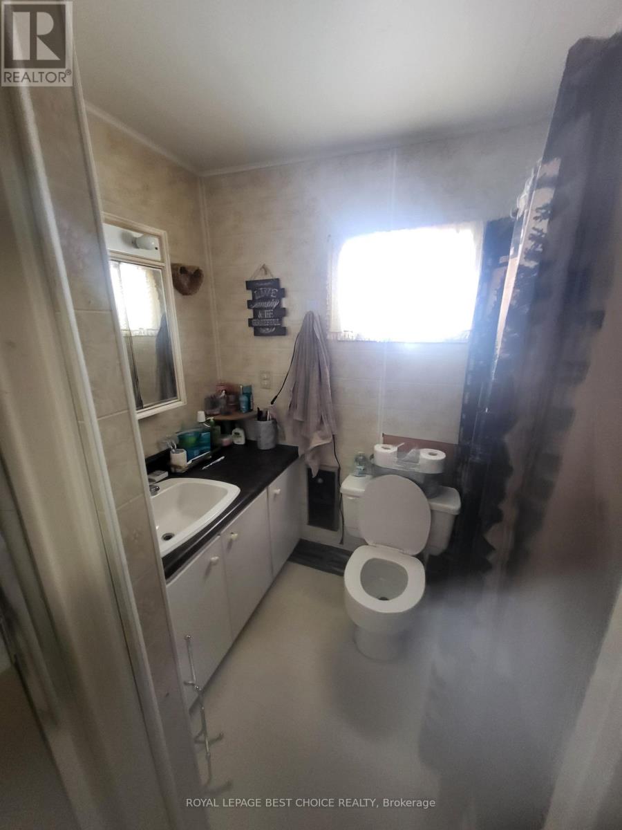 208 Goward Avenue, Temagami, Ontario  P0H 2H0 - Photo 12 - X12930474