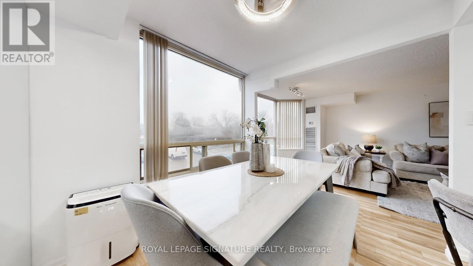 212 - 175 Cedar Avenue, Richmond Hill, Ontario  L4C 9V3 - Photo 10 - N12930346