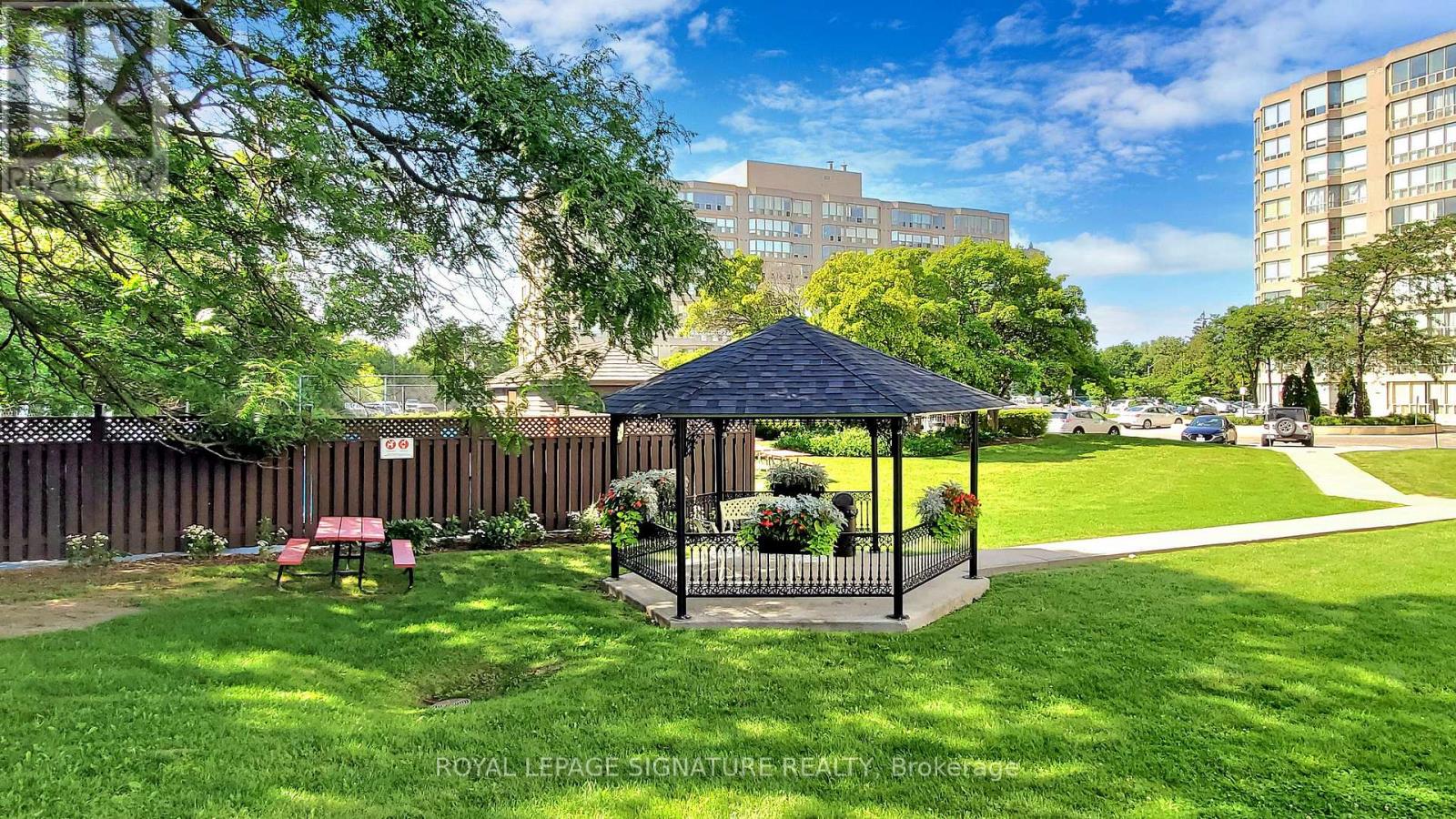 212 - 175 Cedar Avenue, Richmond Hill, Ontario  L4C 9V3 - Photo 44 - N12930346