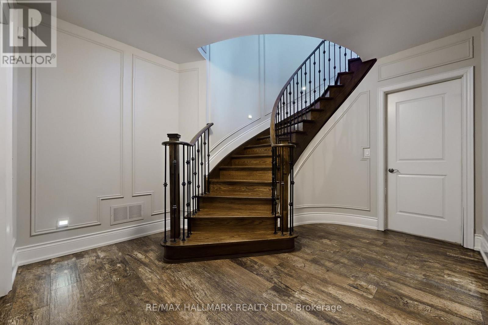 24 Bluff Trail, King, Ontario  L7B 0A1 - Photo 34 - N12930358