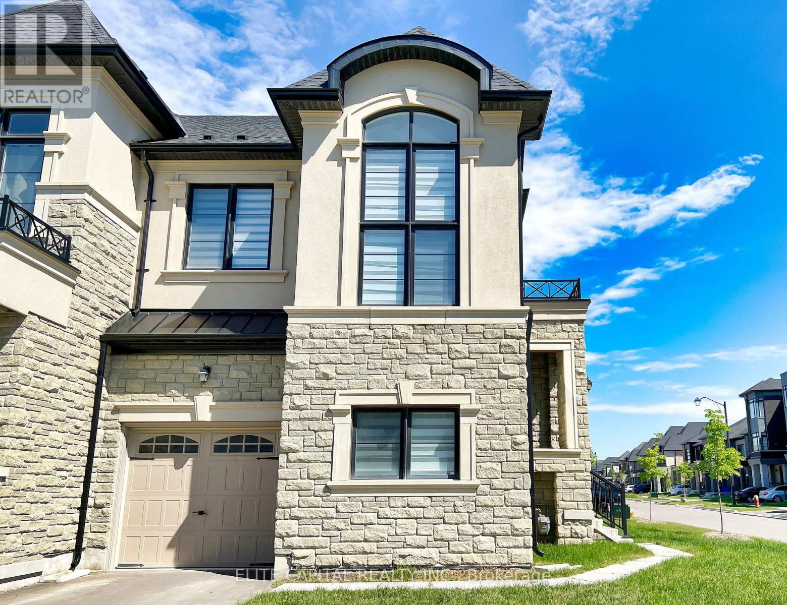 25 Hilts Drive, Richmond Hill, Ontario  L4H 0H7 - Photo 2 - N12930414