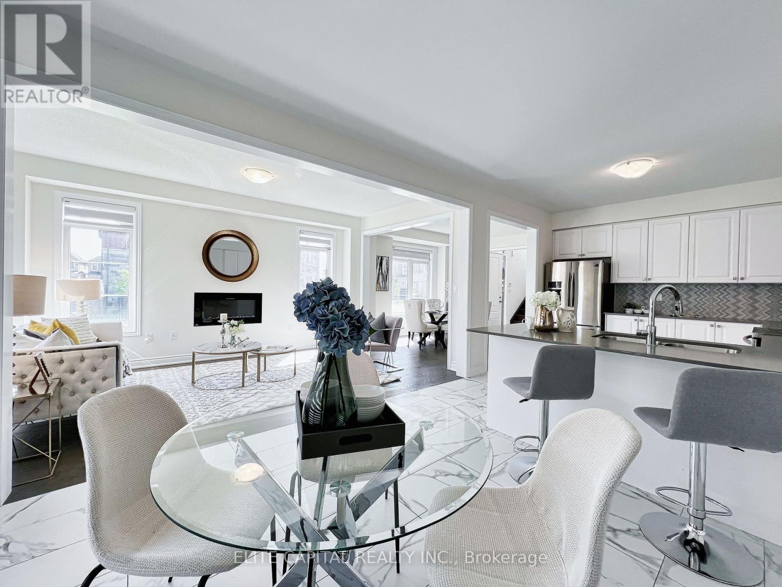 25 Hilts Drive, Richmond Hill, Ontario  L4H 0H7 - Photo 8 - N12930414