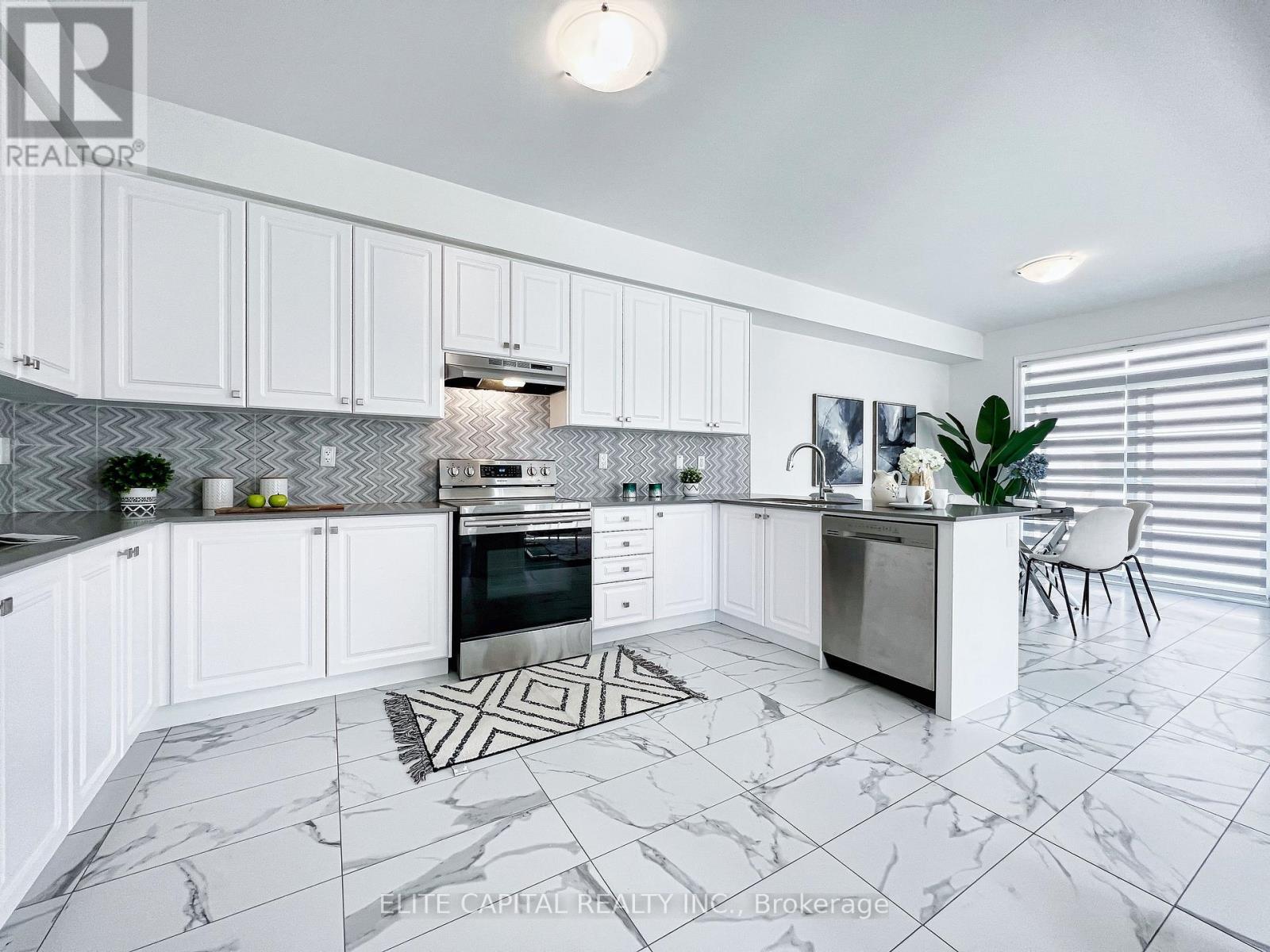 25 Hilts Drive, Richmond Hill, Ontario  L4H 0H7 - Photo 9 - N12930414