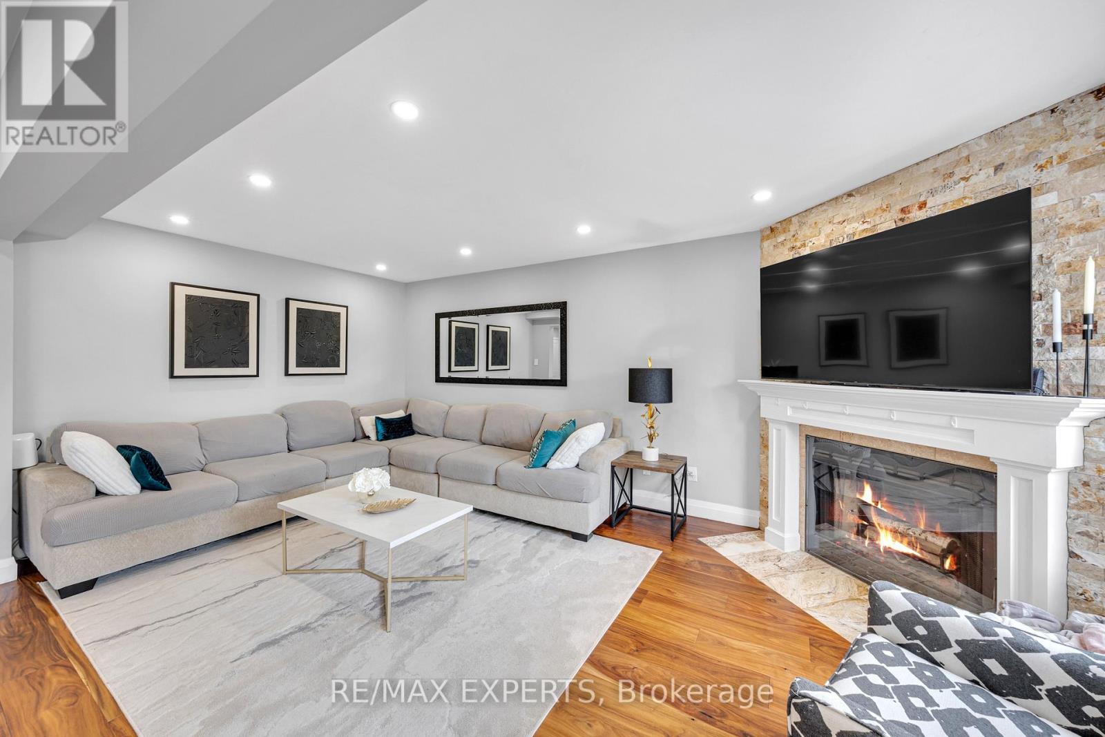 28 Bishop Drive, Barrie (Ardagh), Ontario  L4N 6Y5 - Photo 12 - S12930374