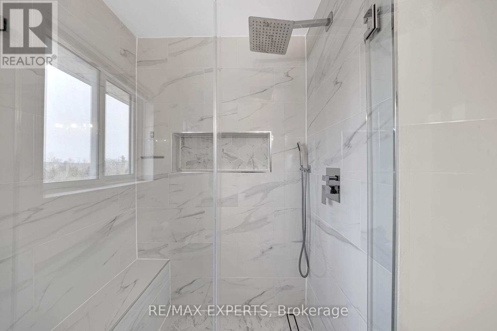 28 Bishop Drive, Barrie (Ardagh), Ontario  L4N 6Y5 - Photo 35 - S12930374