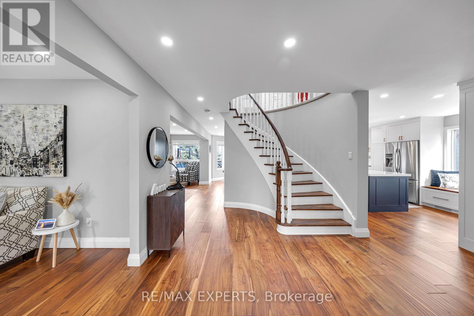 28 Bishop Drive, Barrie (Ardagh), Ontario  L4N 6Y5 - Photo 4 - S12930374