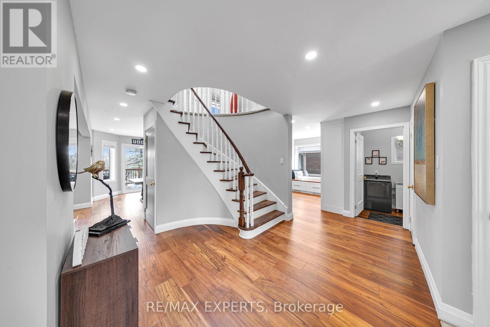 28 Bishop Drive, Barrie (Ardagh), Ontario  L4N 6Y5 - Photo 8 - S12930374