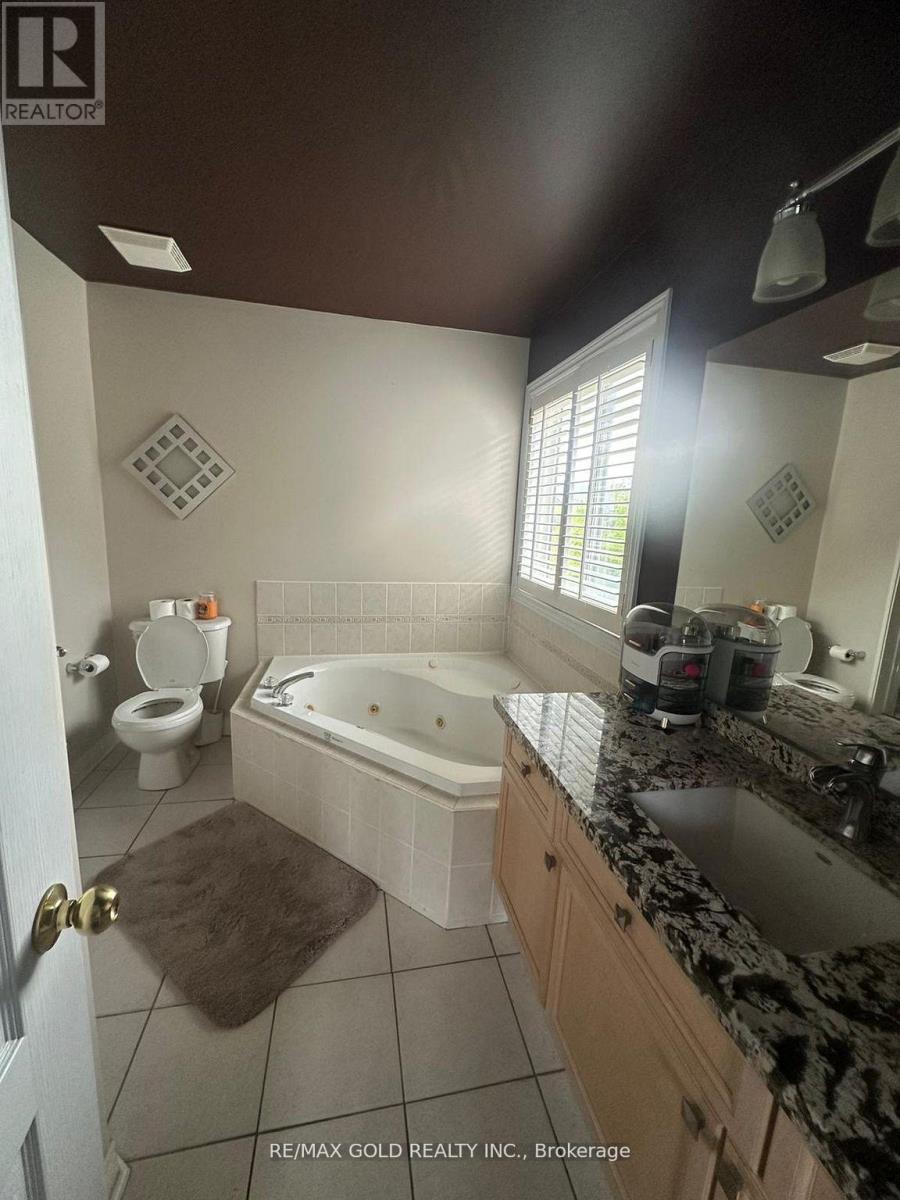 28 Sovereign's Gate, Barrie (Innis-Shore), Ontario  L4N 0K7 - Photo 19 - S12930466