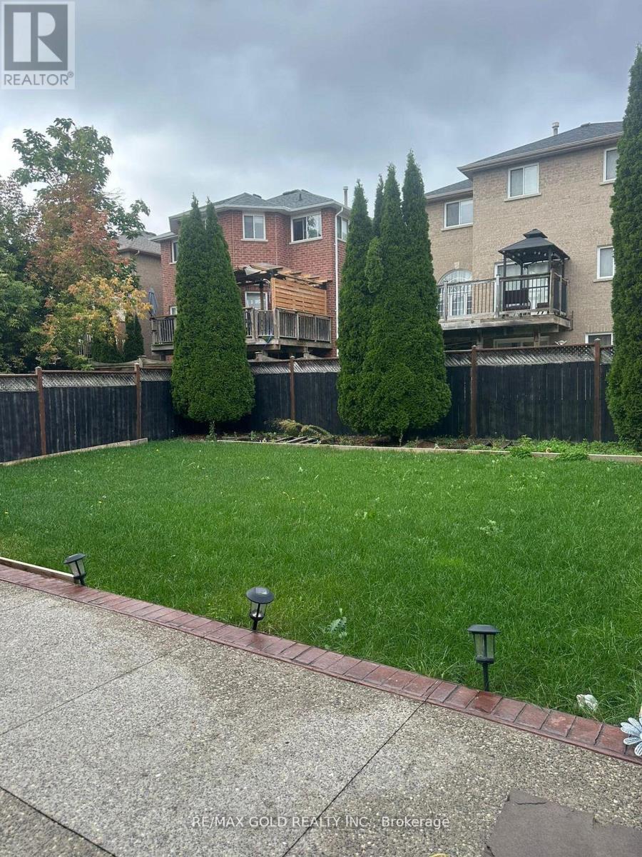 28 Sovereign's Gate, Barrie (Innis-Shore), Ontario  L4N 0K7 - Photo 34 - S12930466